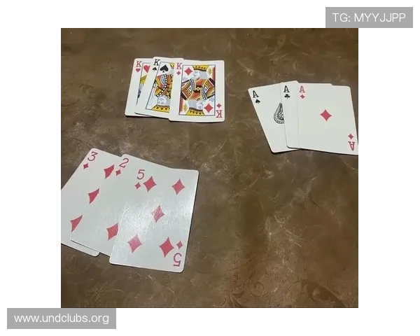 三公纸牌游戏高手秘籍揭秘，学习专业玩家的实战技巧轻松成为牌场赢家